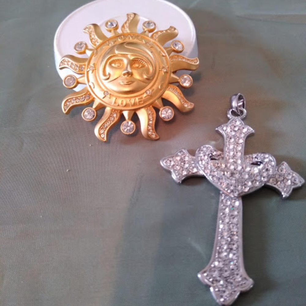 2 Pendants for 1 price
